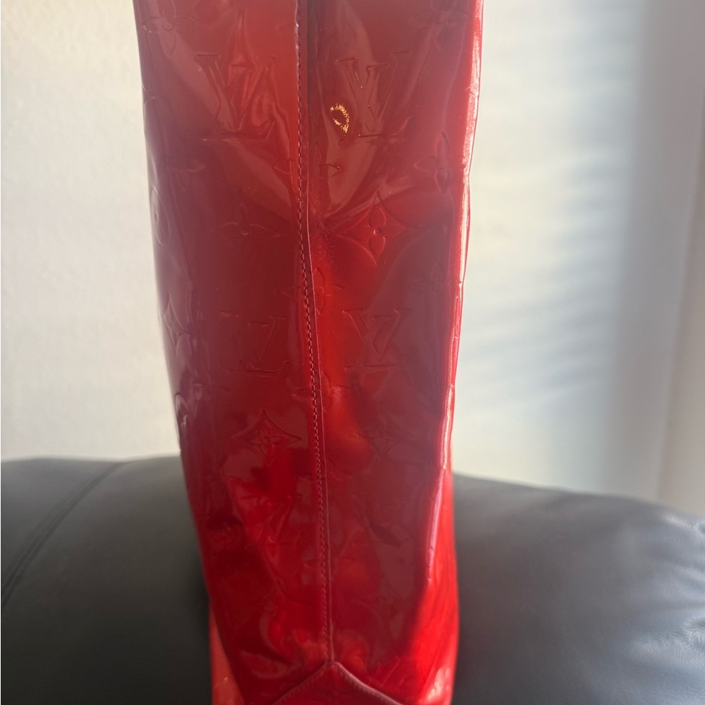 ❤️ Louis Vuitton Red Monogram Vernis Tote Bag | Patent Leather | Made in France - Picture 6 of 9